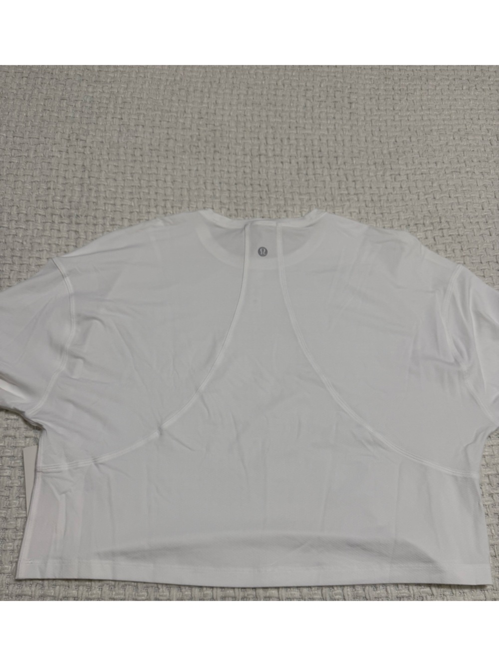 Lululemon women’s NEW abrasion resistant cropped training long sleeve.  Size 8. - Picture 2 of 5